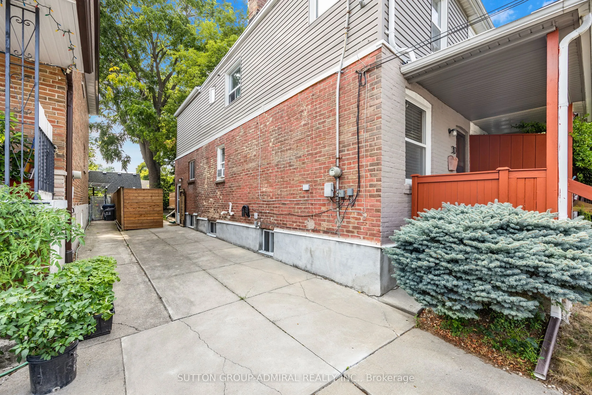 30 Everett Crescent