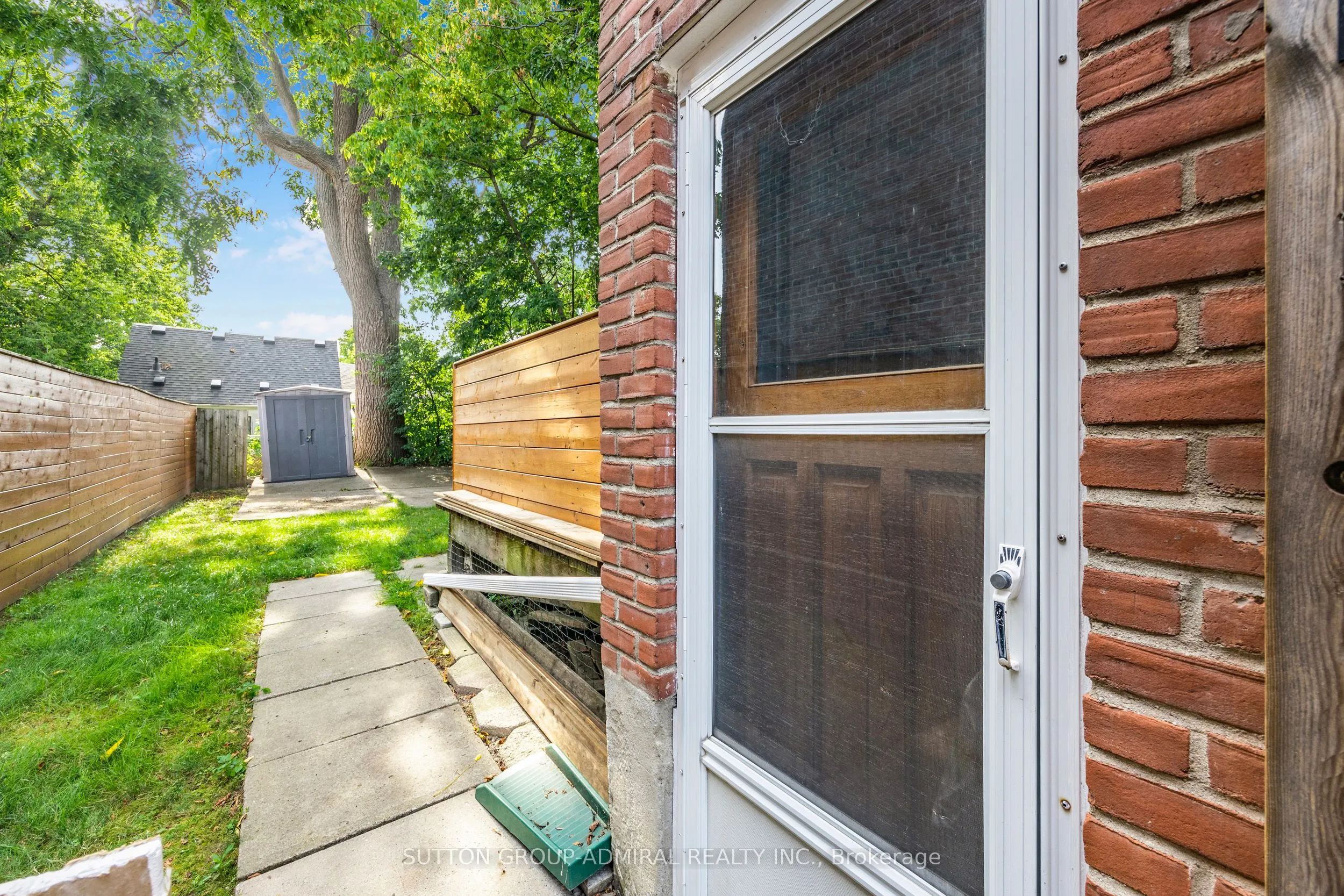 30 Everett Crescent