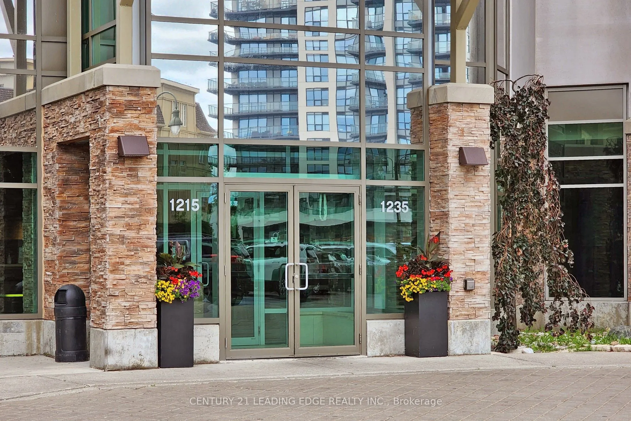 1235 Bayly Street, #901