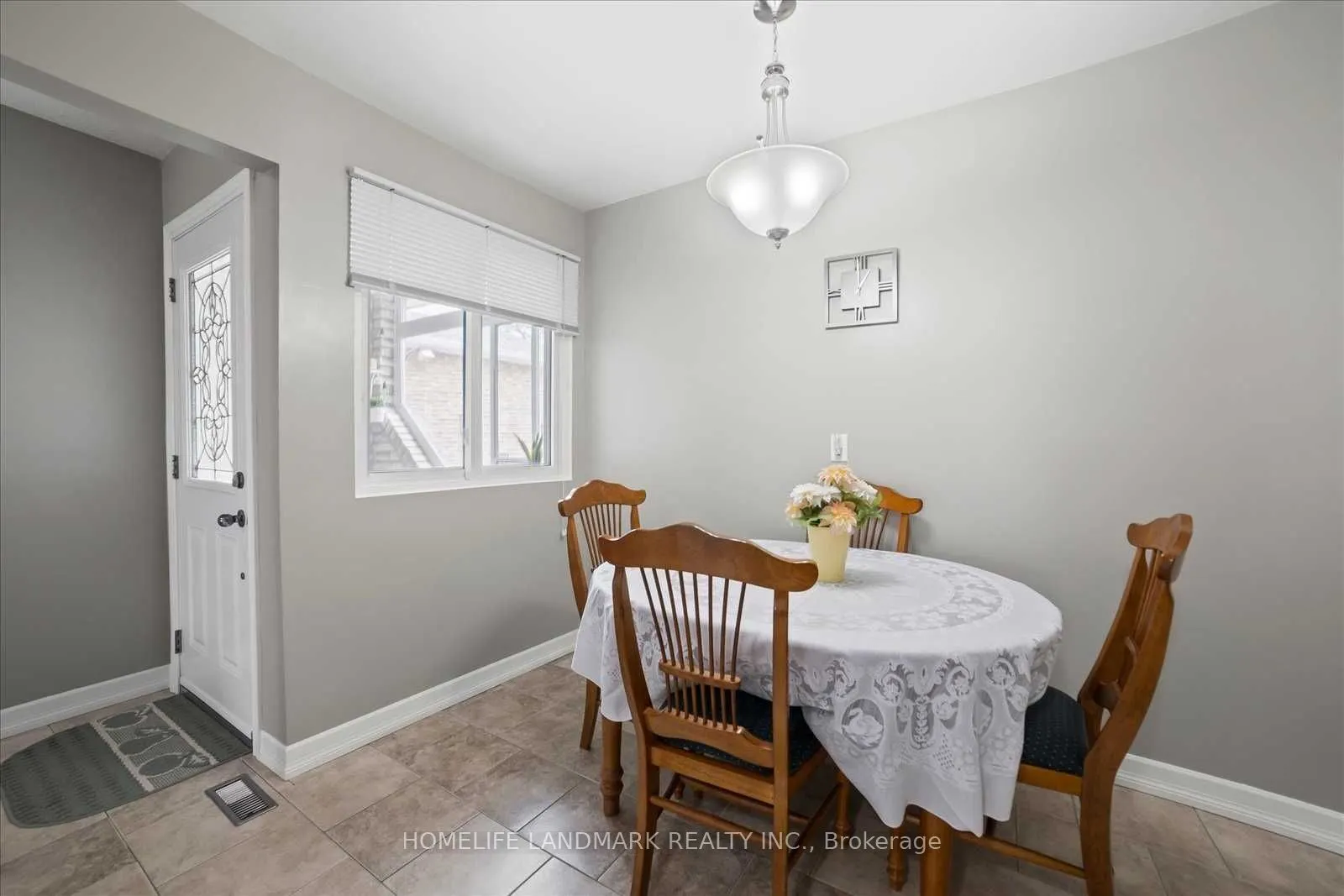 72 Rakewood Crescent