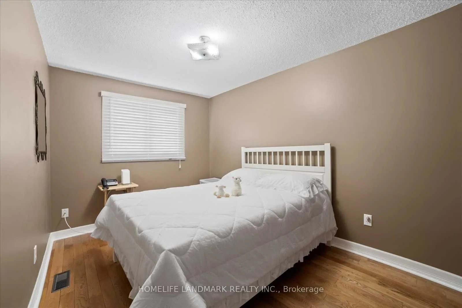 72 Rakewood Crescent