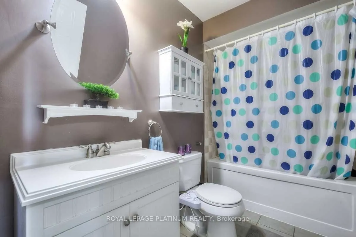 87 Poolton Crescent
