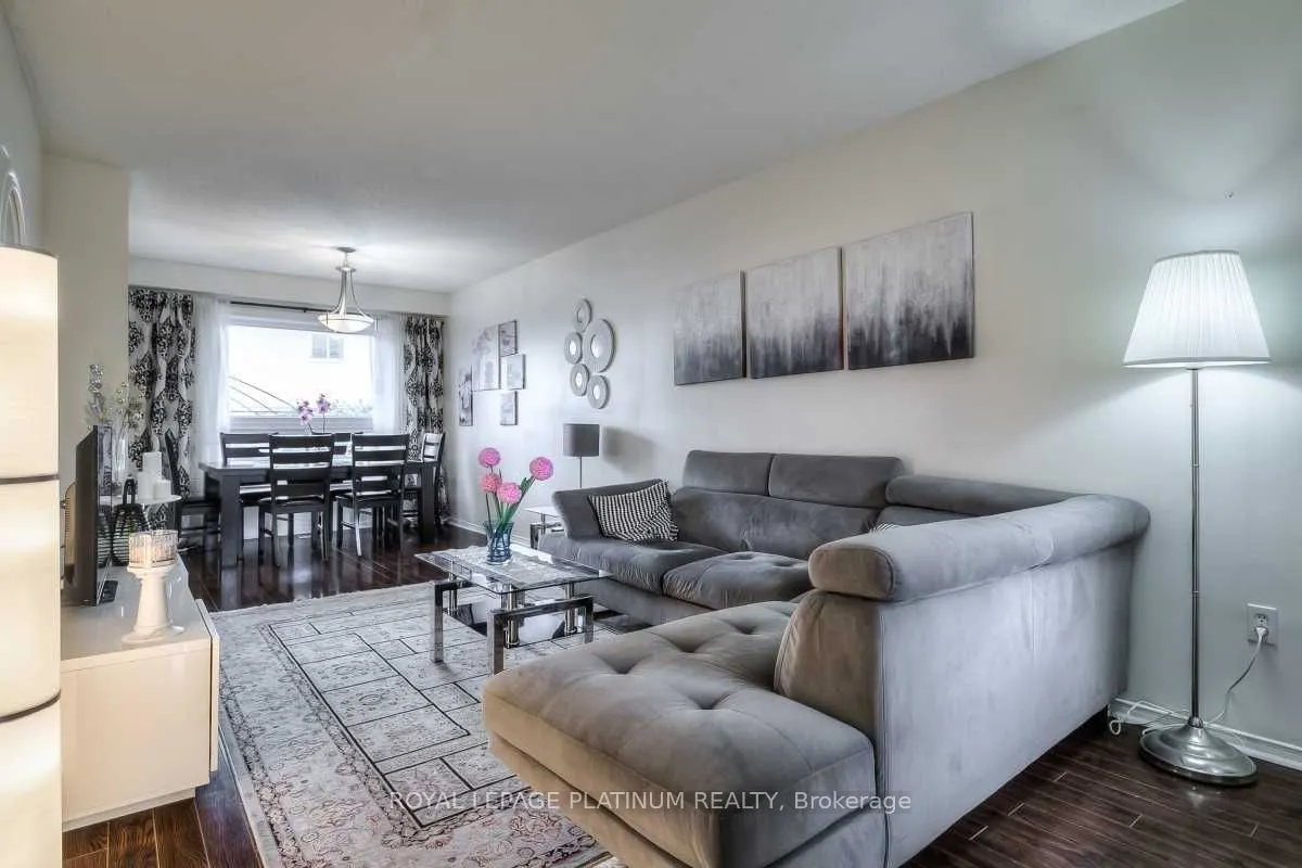 87 Poolton Crescent