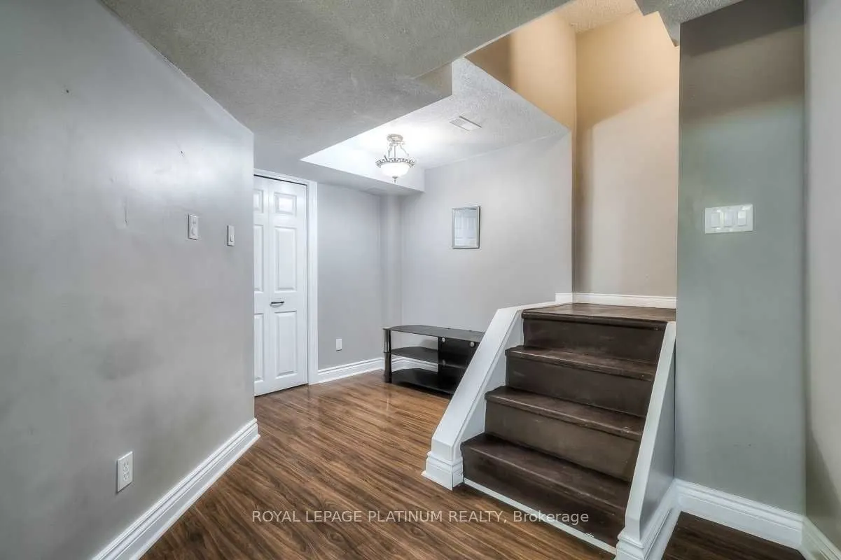 87 Poolton Crescent