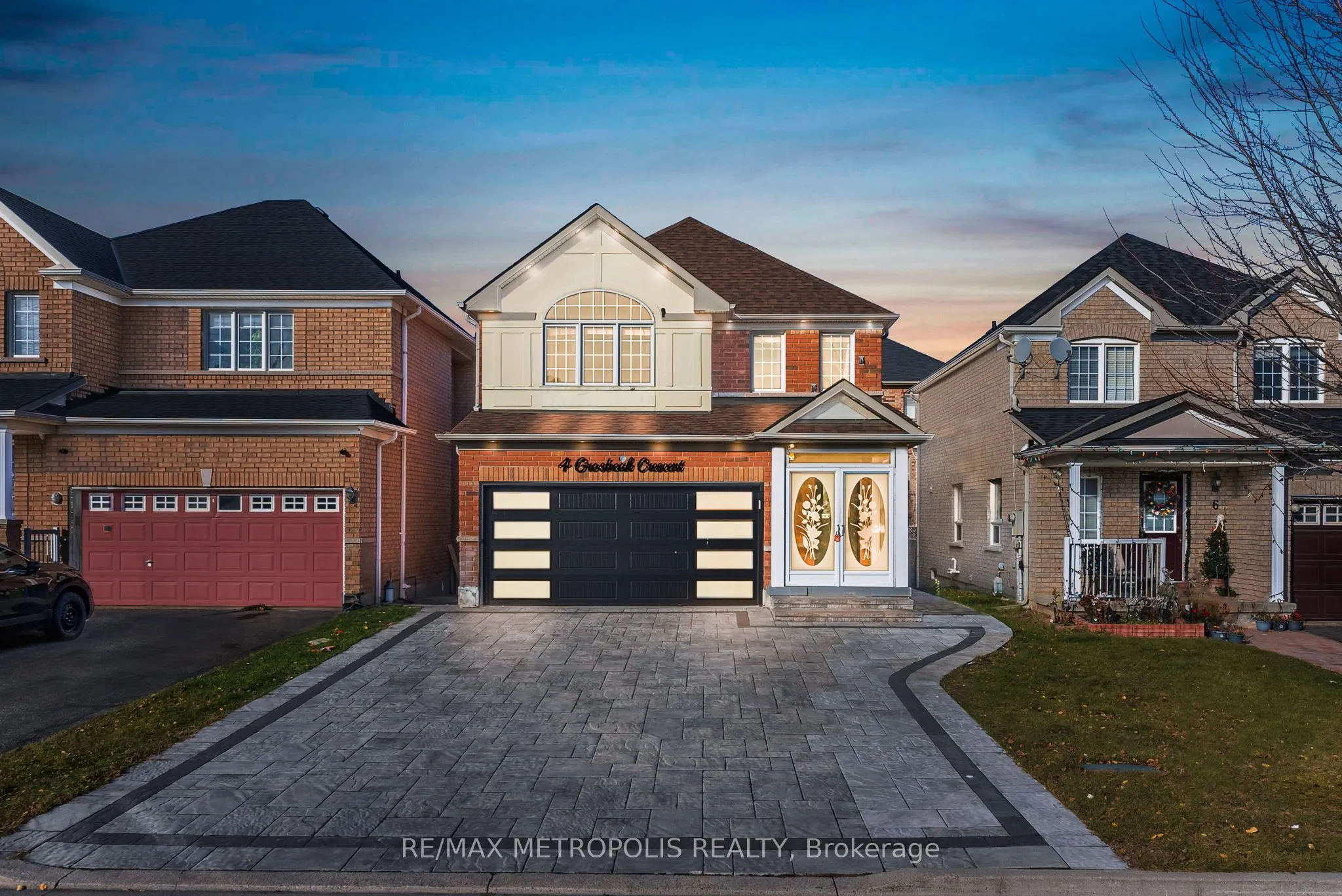 4 Grosbeak Crescent, #Upper