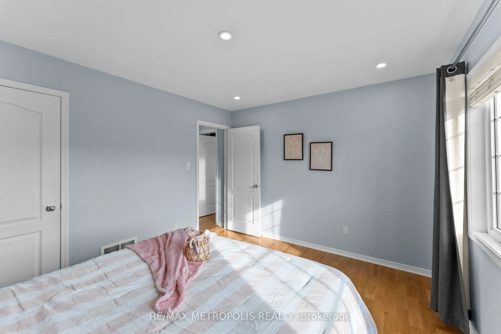 4 Grosbeak Crescent, #Upper