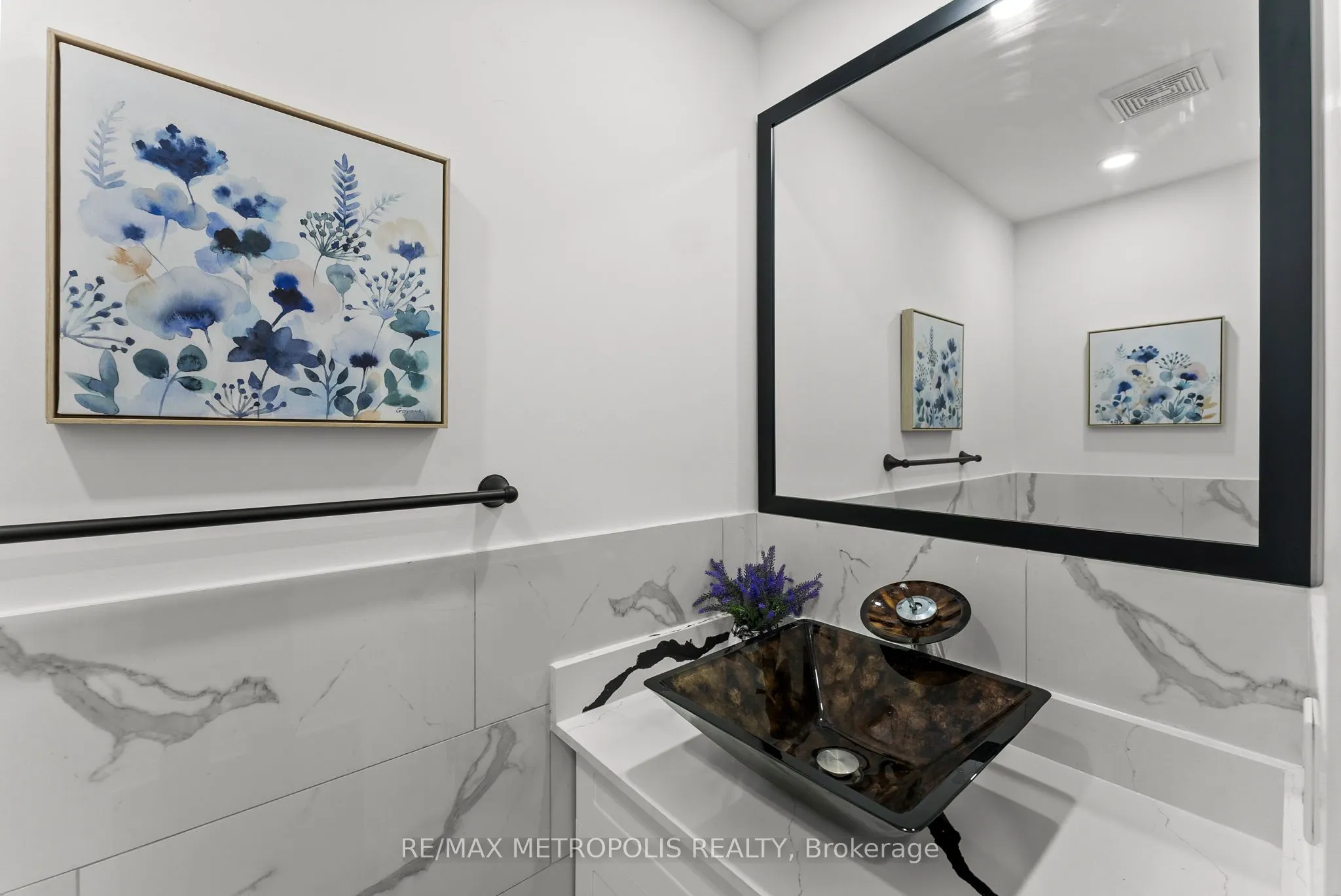 4 Grosbeak Crescent, #Upper