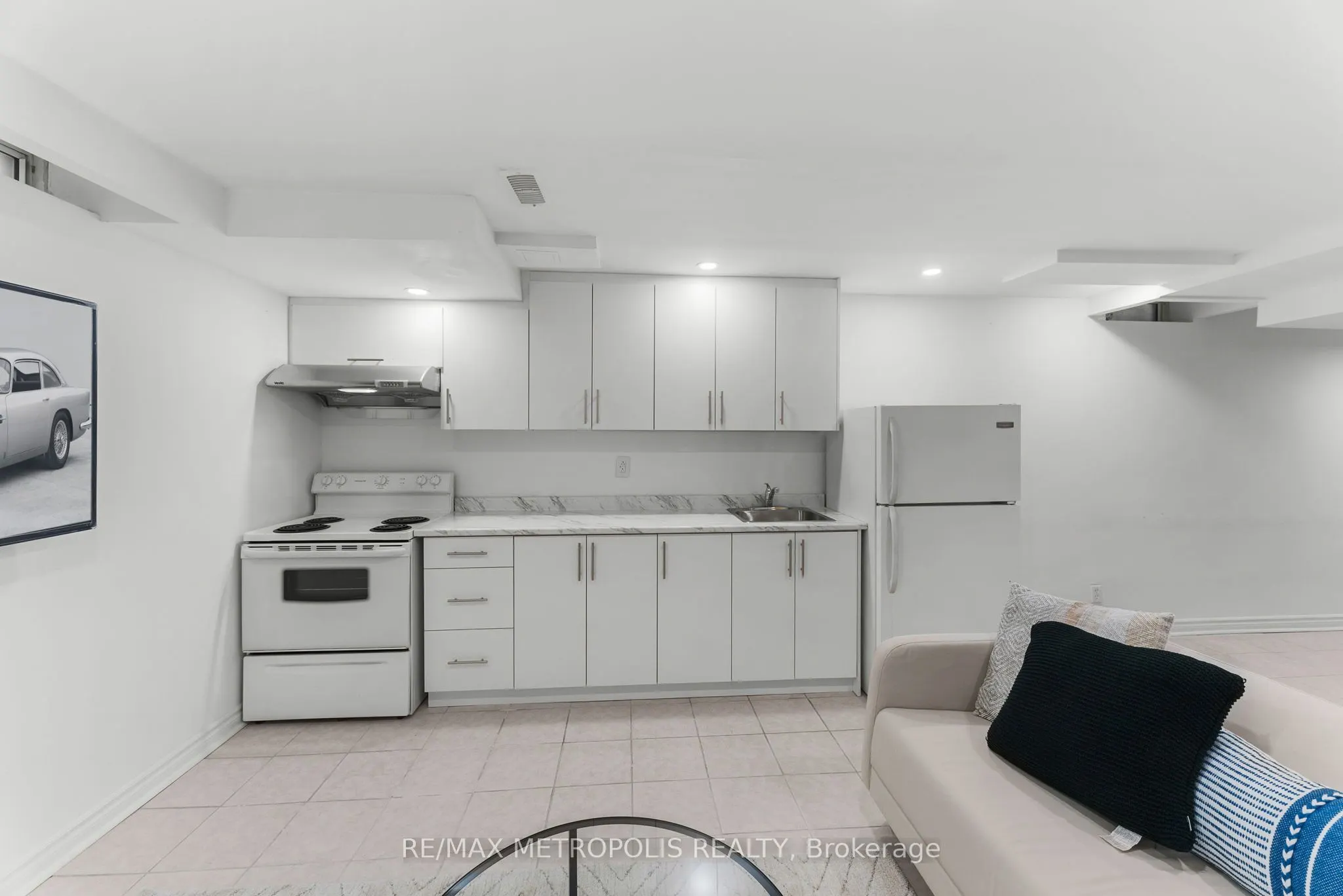 4 Grosbeak Crescent, #Bsmt