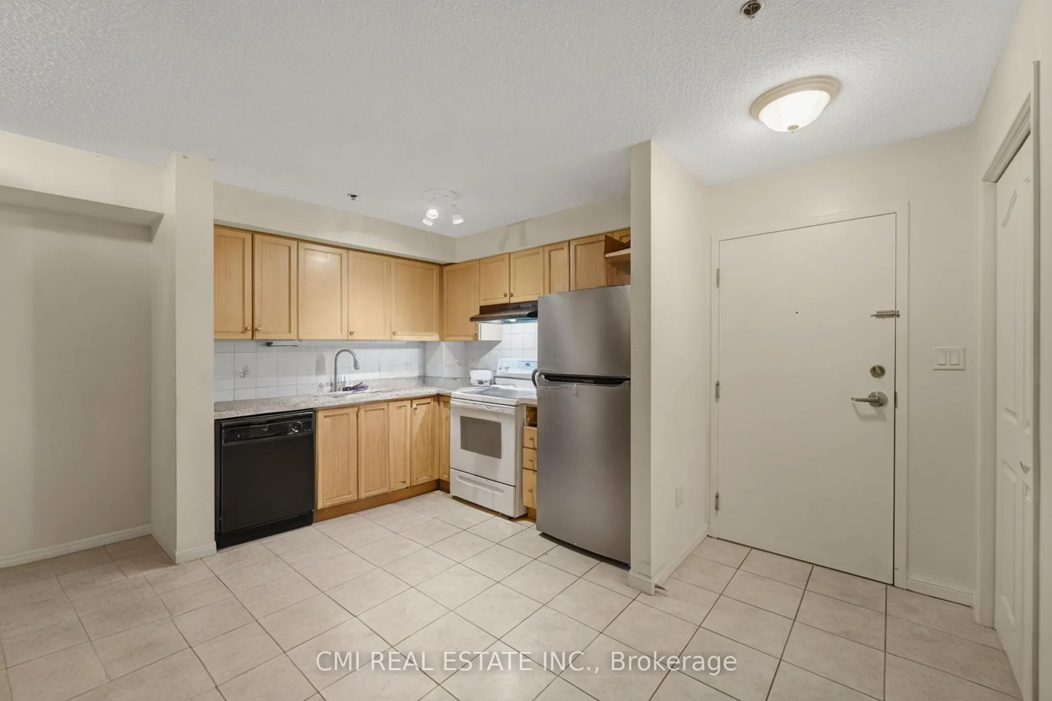 5225 Finch Avenue E, #203
