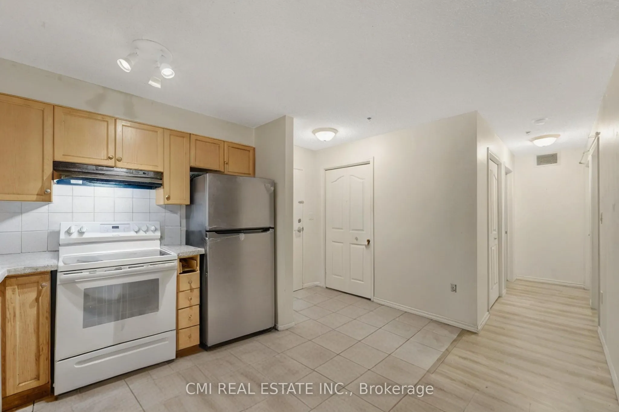 5225 Finch Avenue E, #203