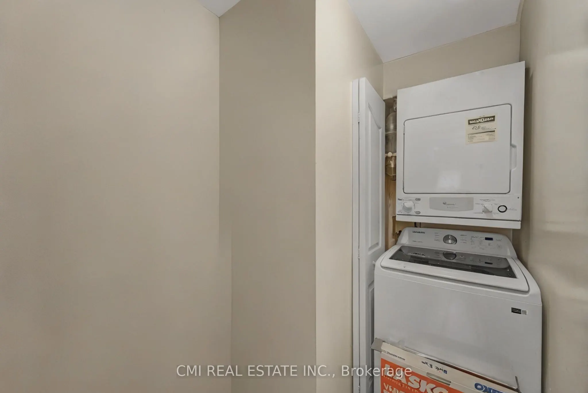 5225 Finch Avenue E, #203