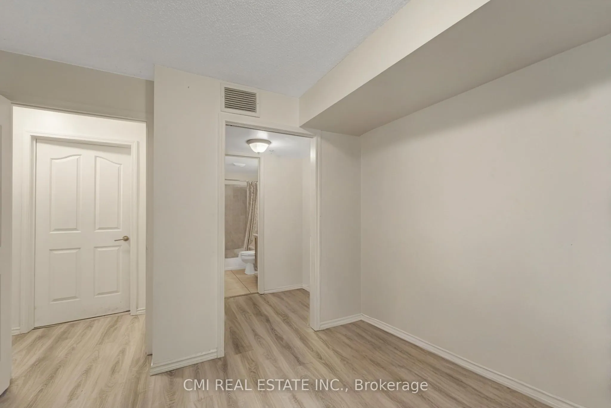 5225 Finch Avenue E, #203