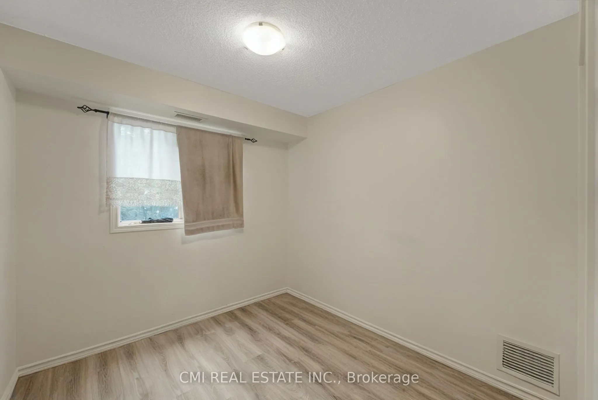 5225 Finch Avenue E, #203