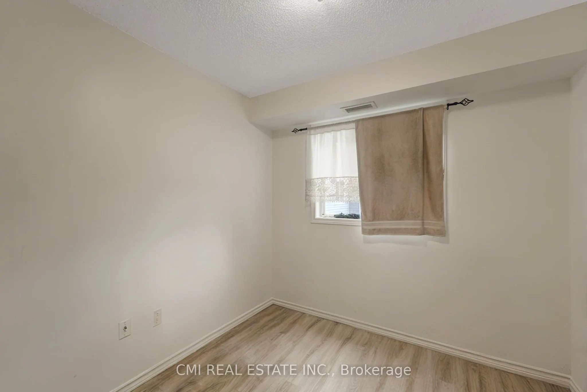 5225 Finch Avenue E, #203