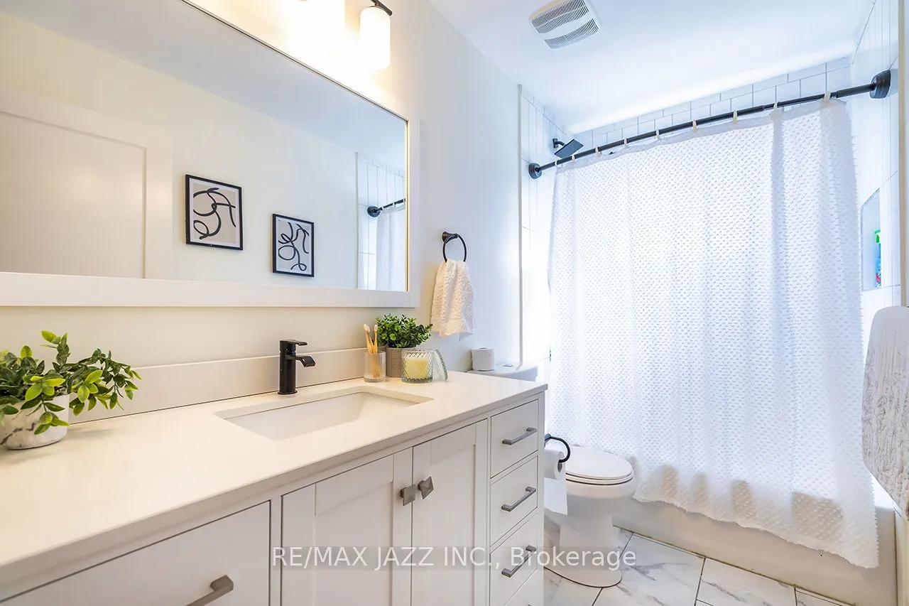 843 Charisma Crescent