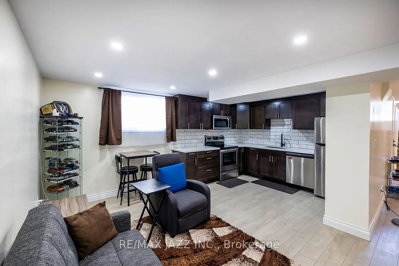 843 Charisma Crescent