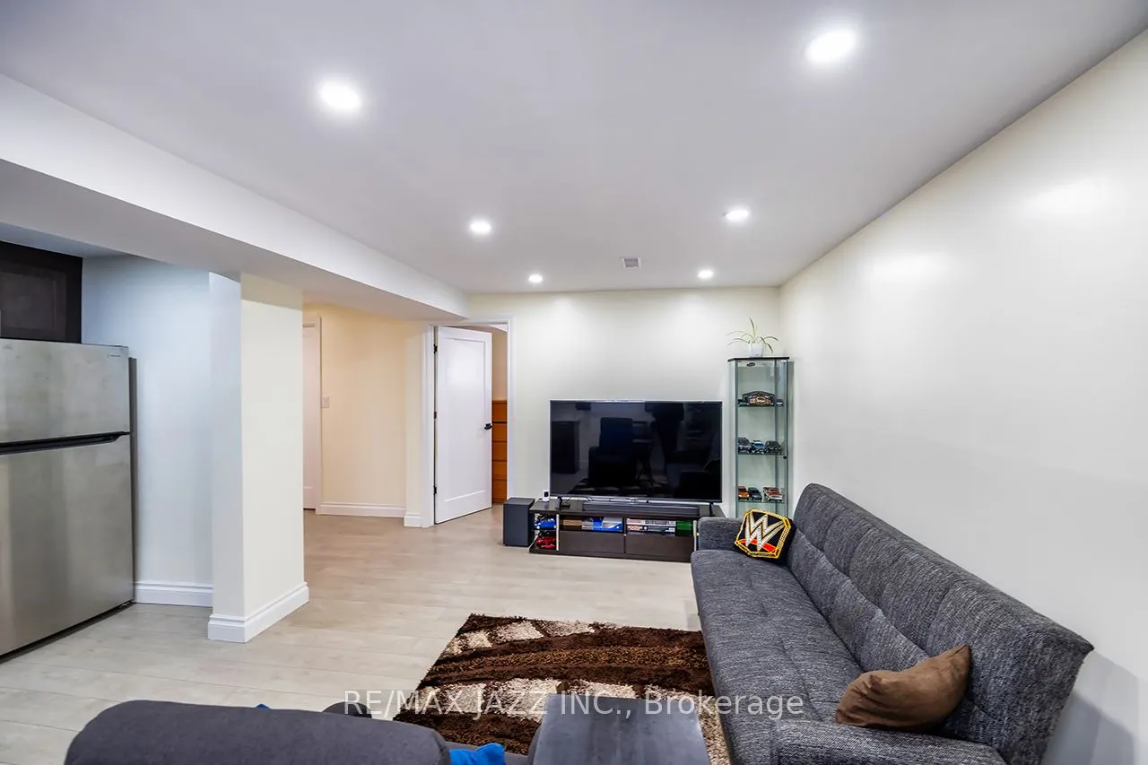843 Charisma Crescent