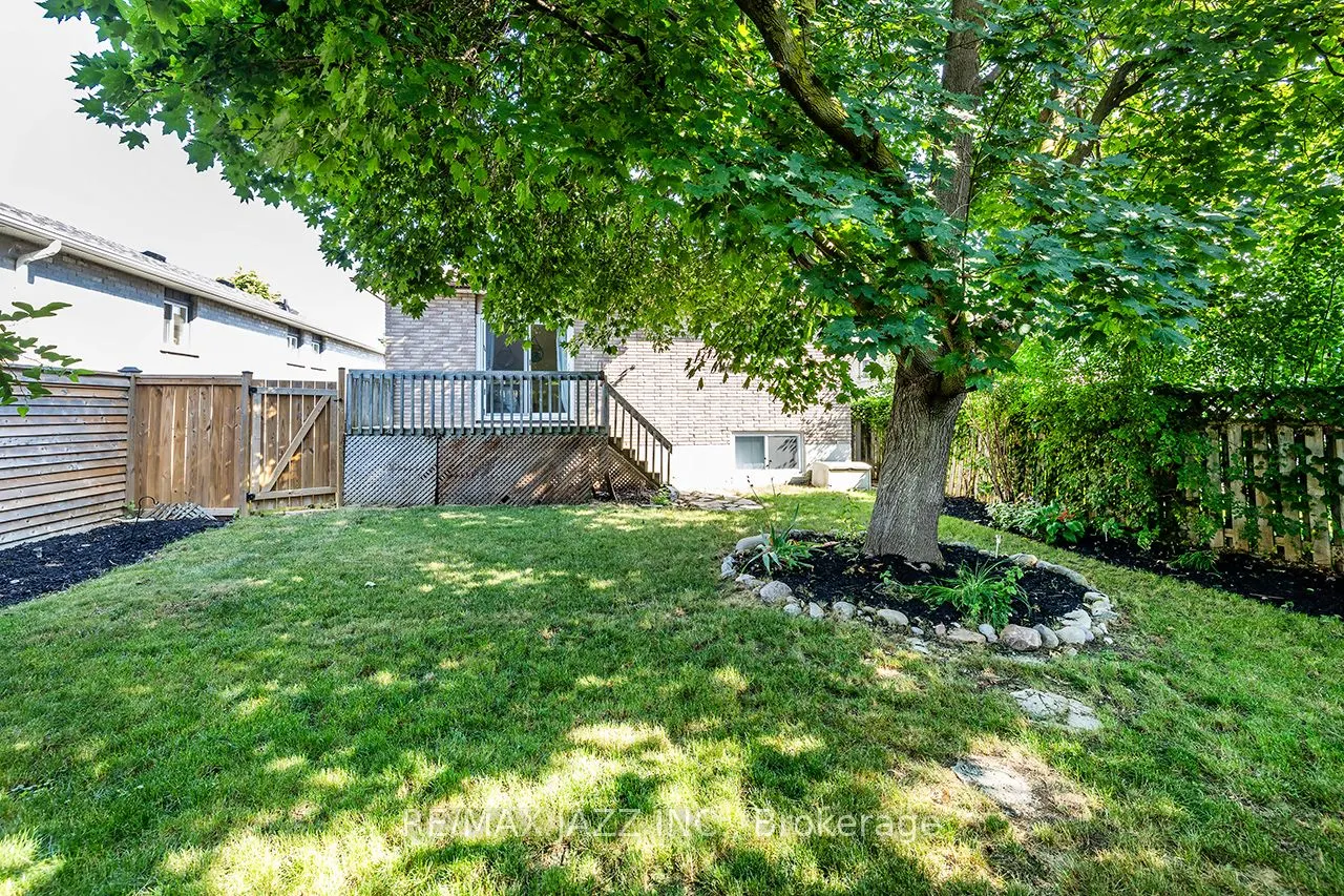 843 Charisma Crescent