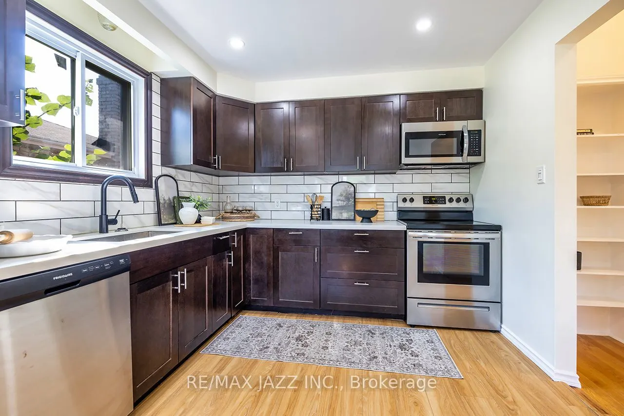 843 Charisma Crescent