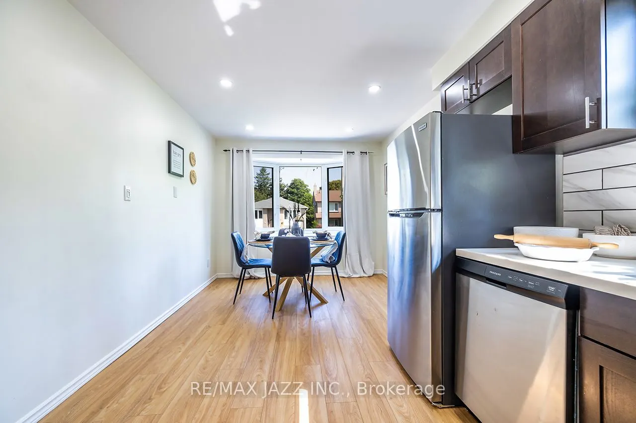 843 Charisma Crescent