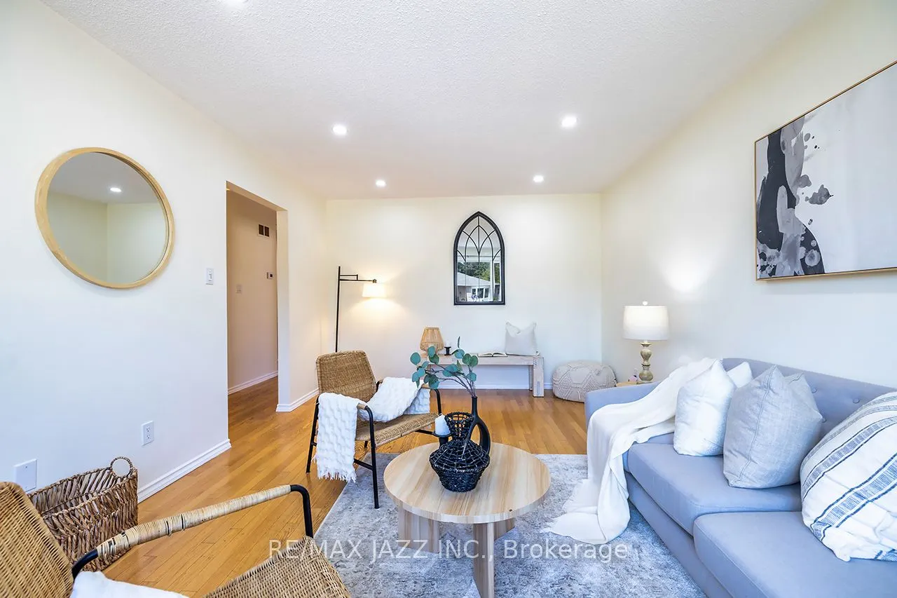843 Charisma Crescent