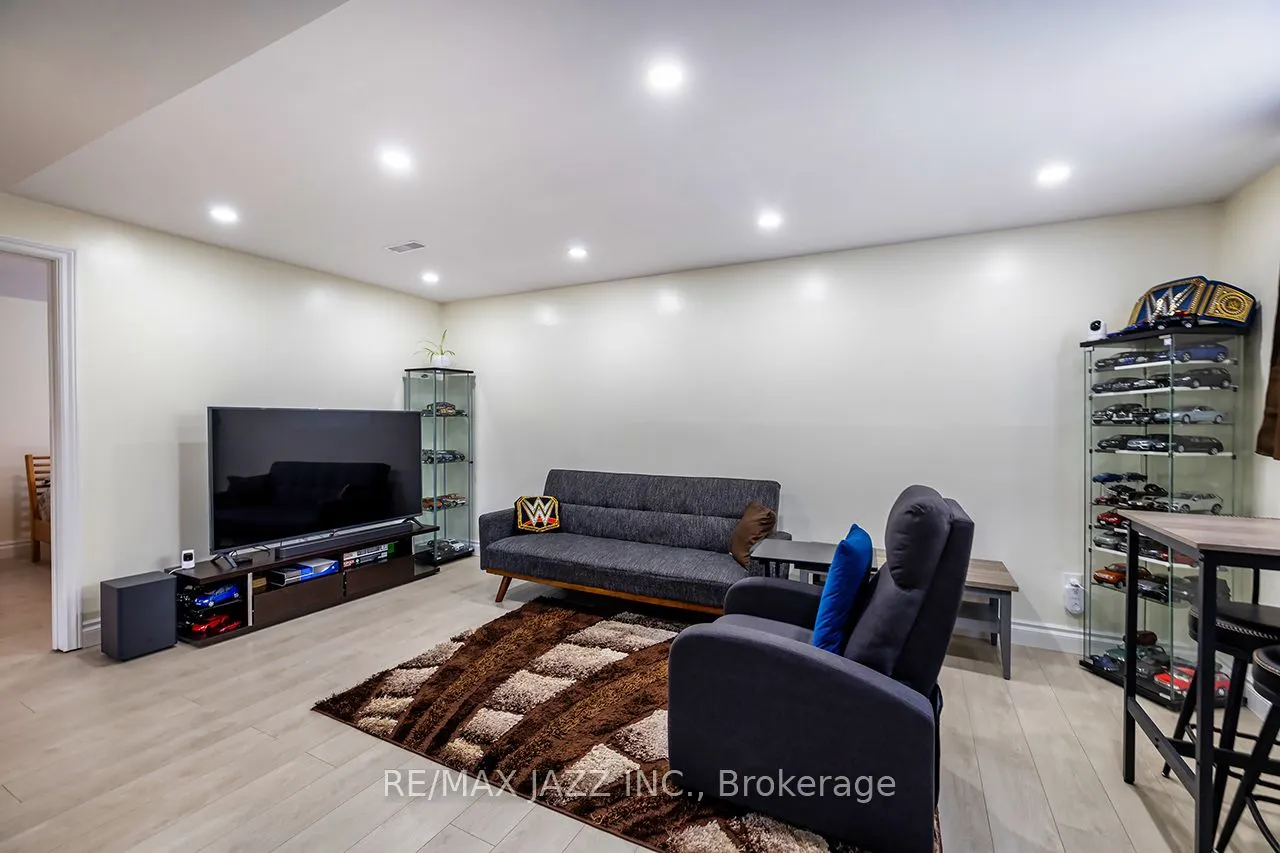 843 Charisma Crescent