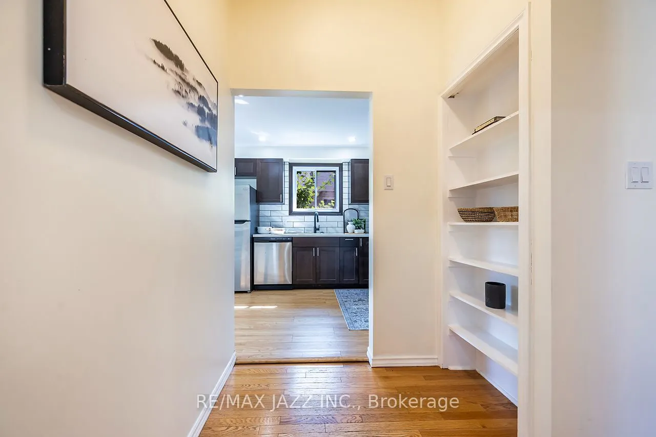 843 Charisma Crescent