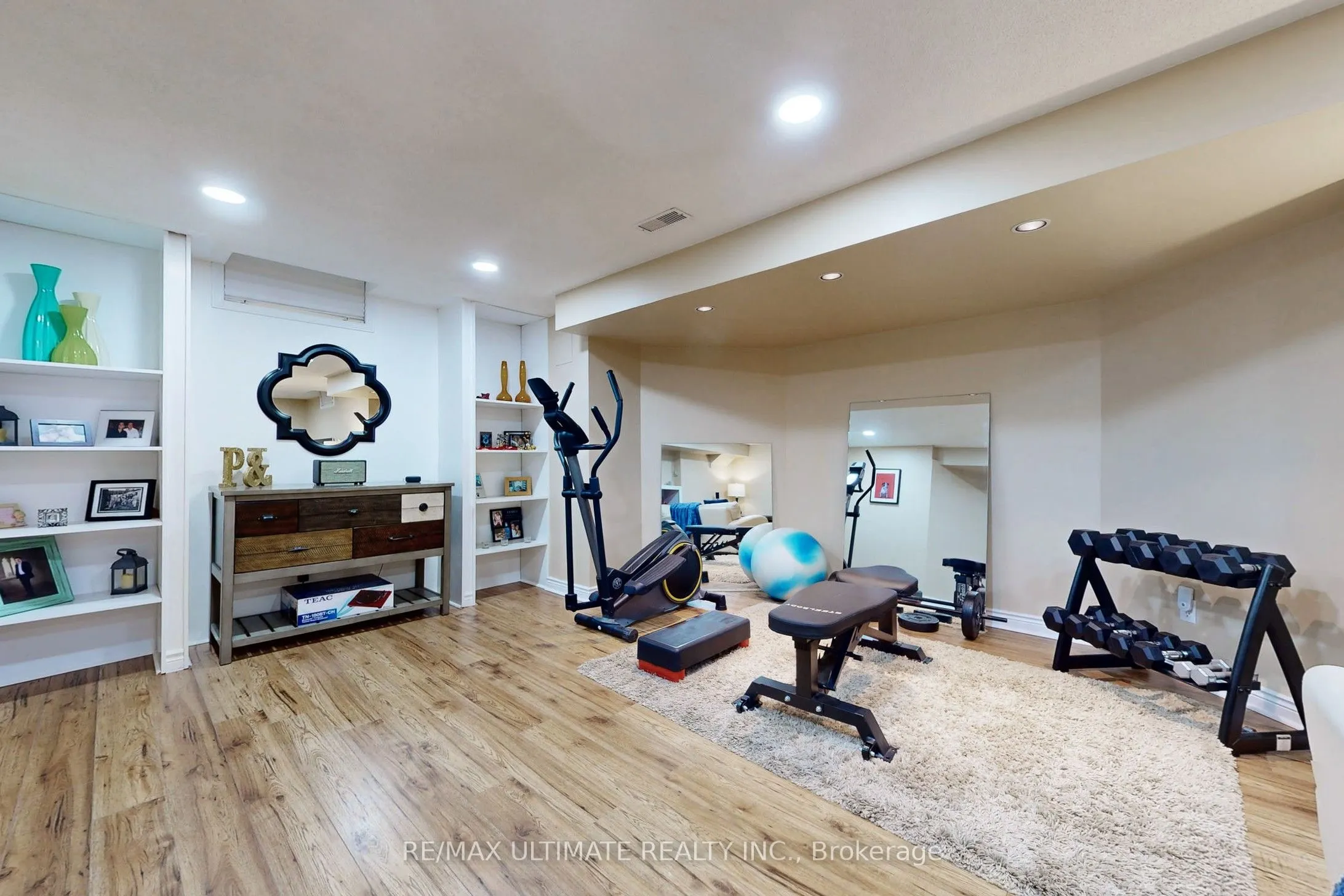 25 WINTERBERRY Drive