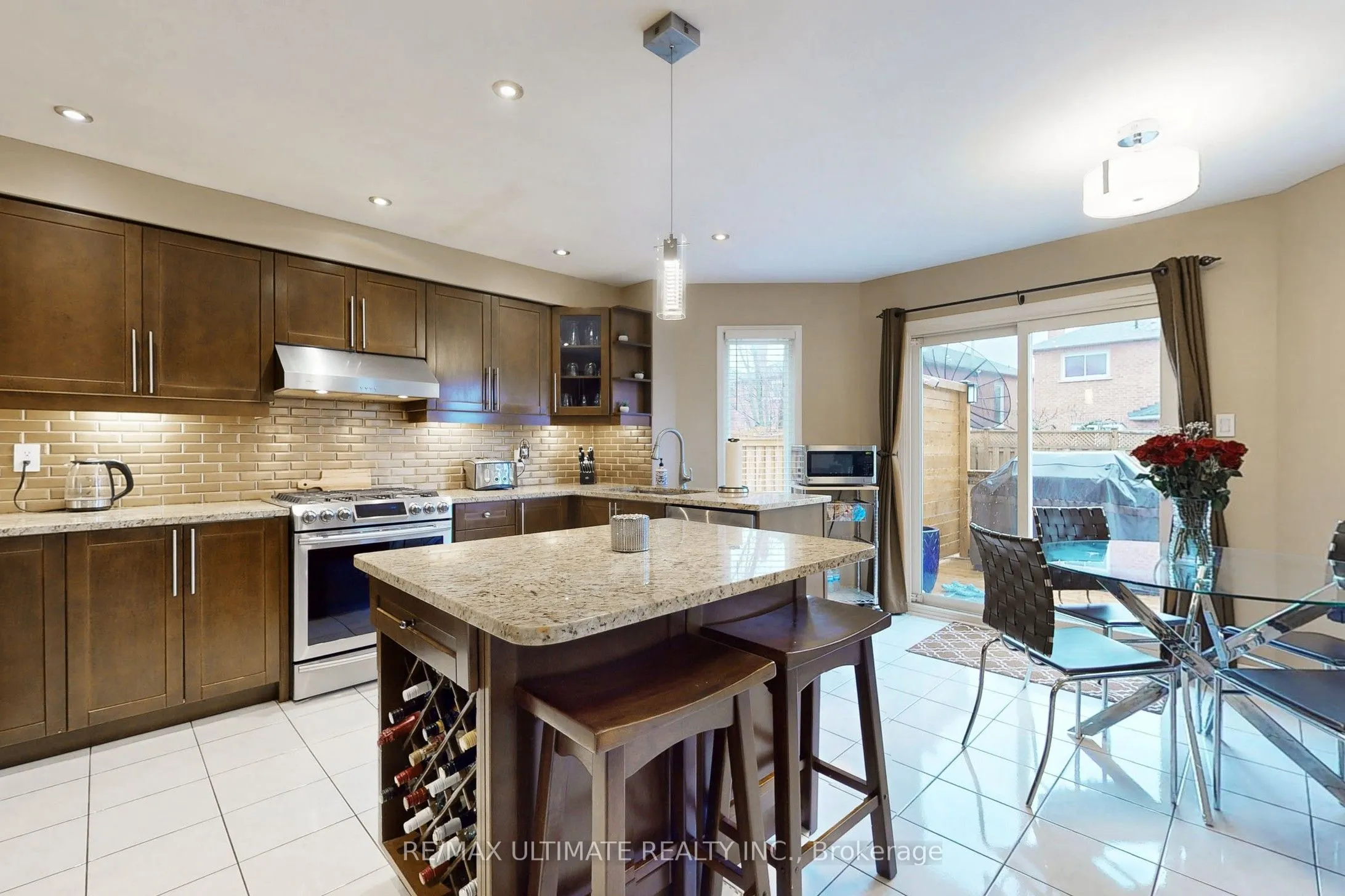 25 WINTERBERRY Drive