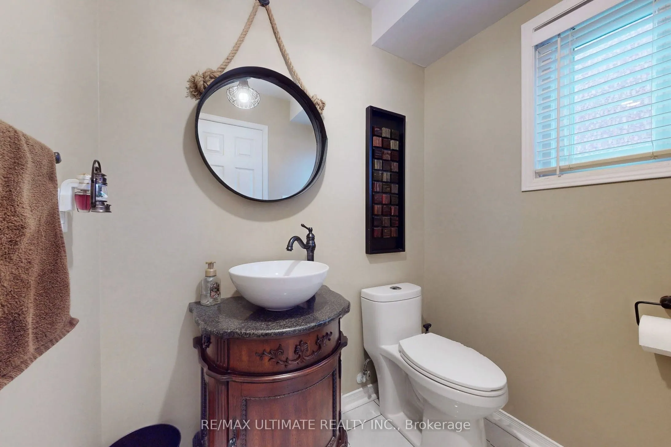 25 WINTERBERRY Drive