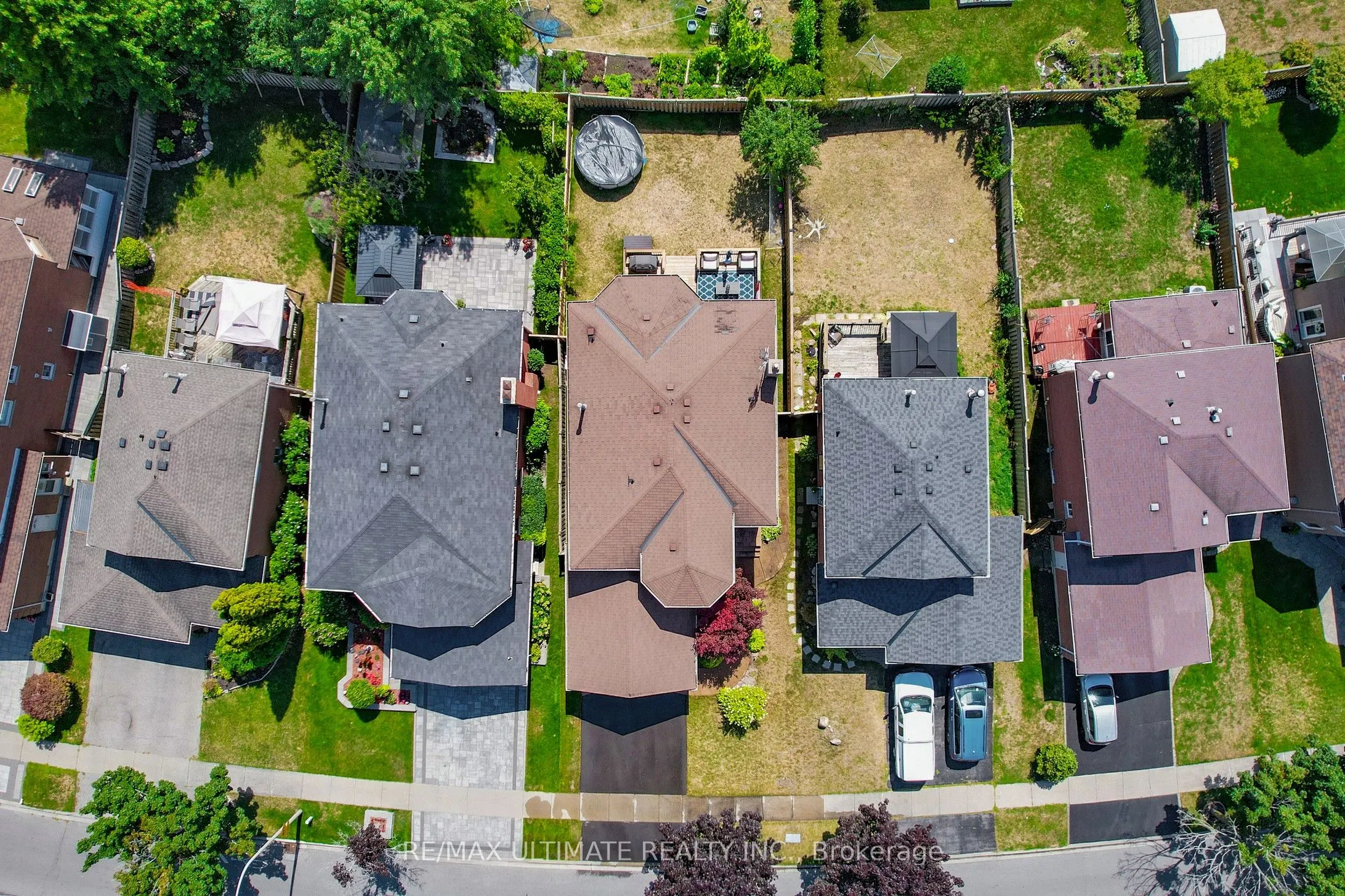 25 WINTERBERRY Drive
