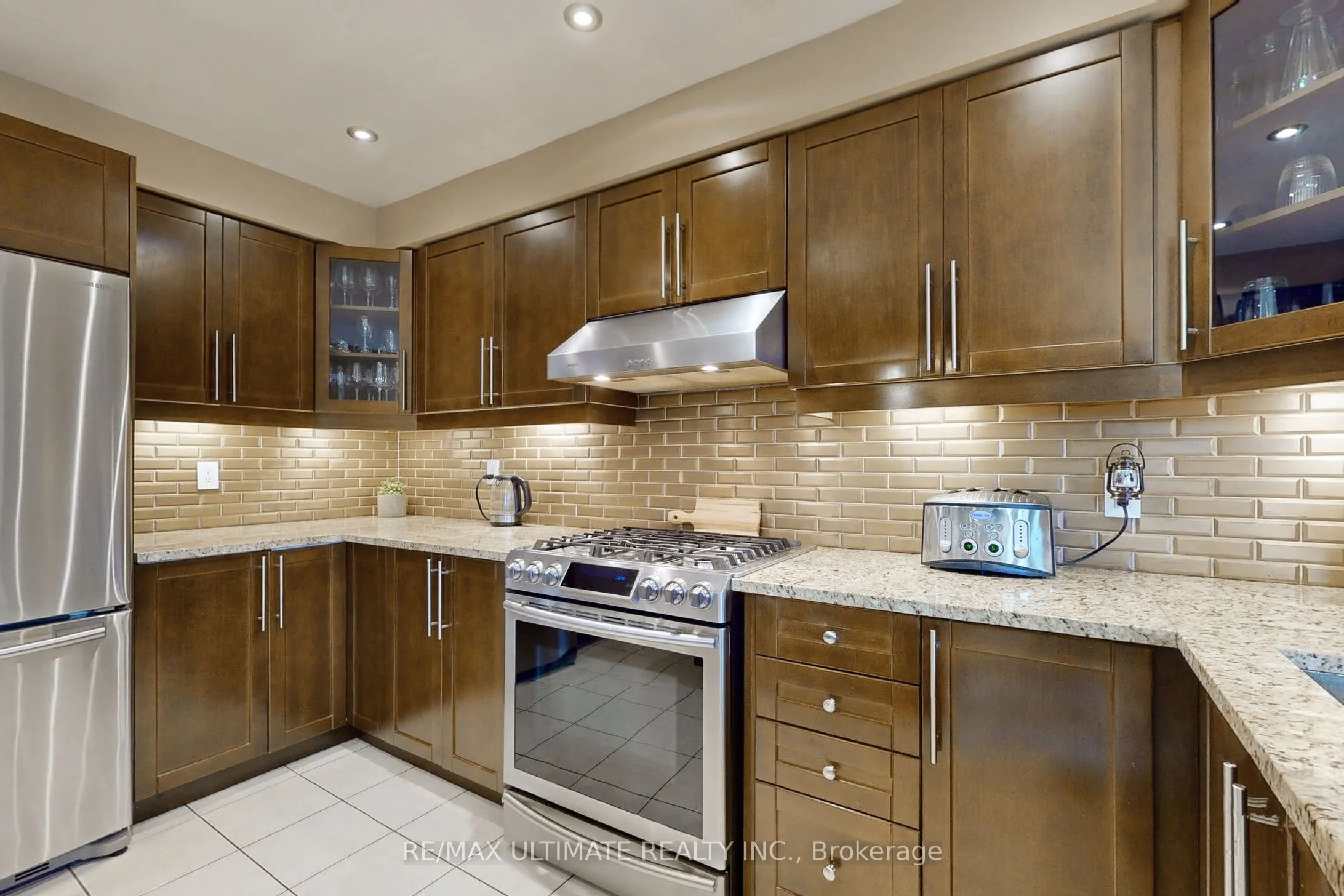 25 WINTERBERRY Drive