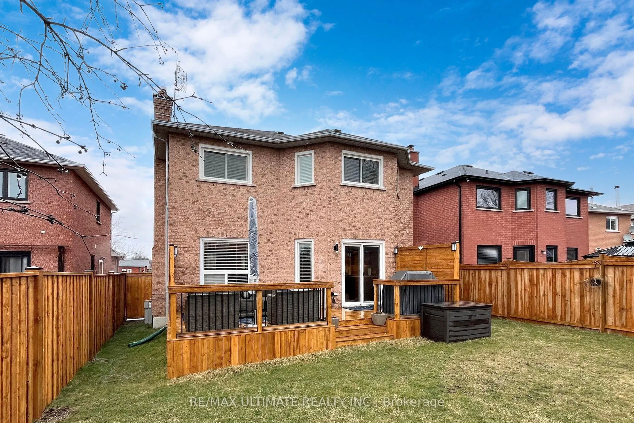 25 WINTERBERRY Drive