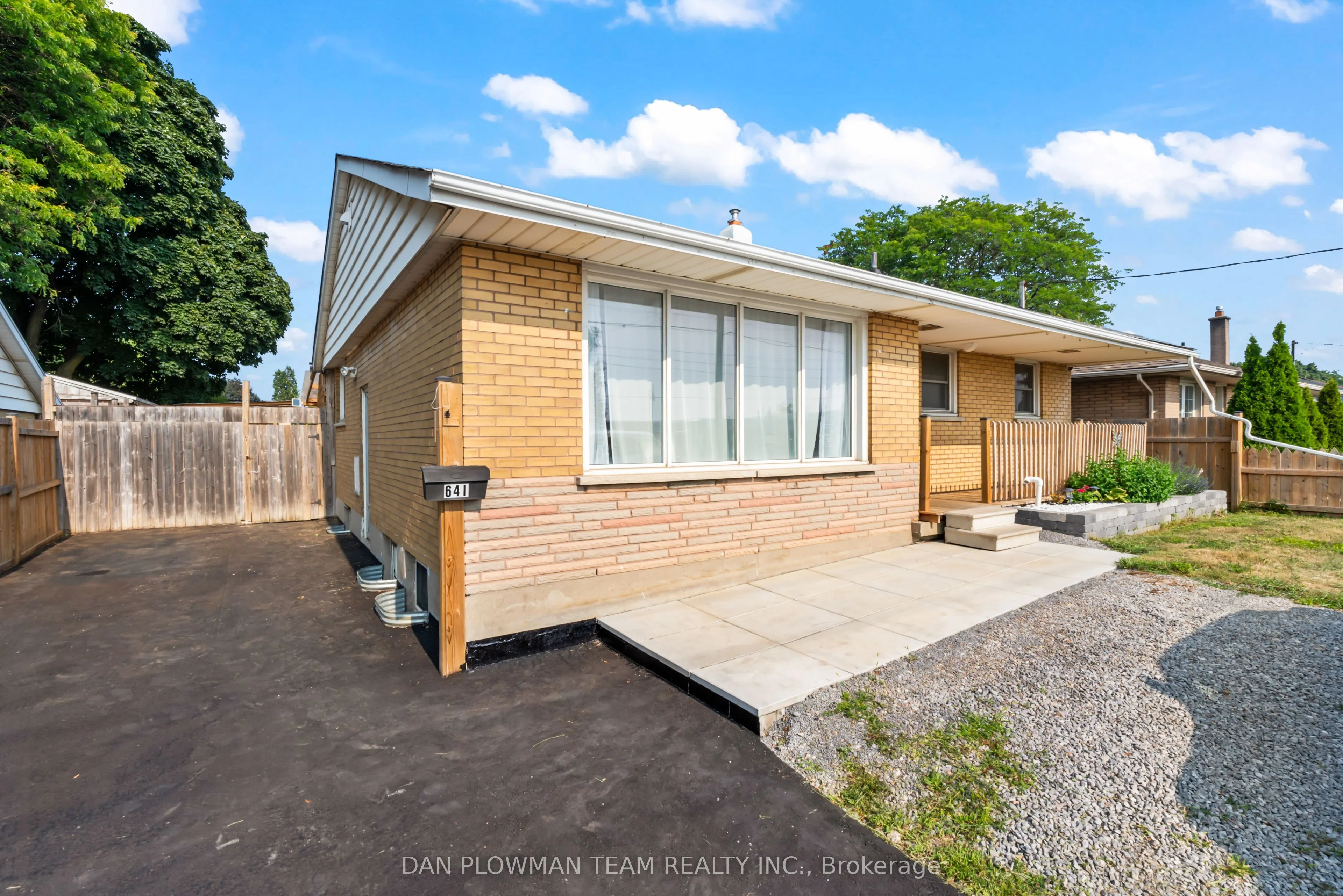 641 Stevenson Road N