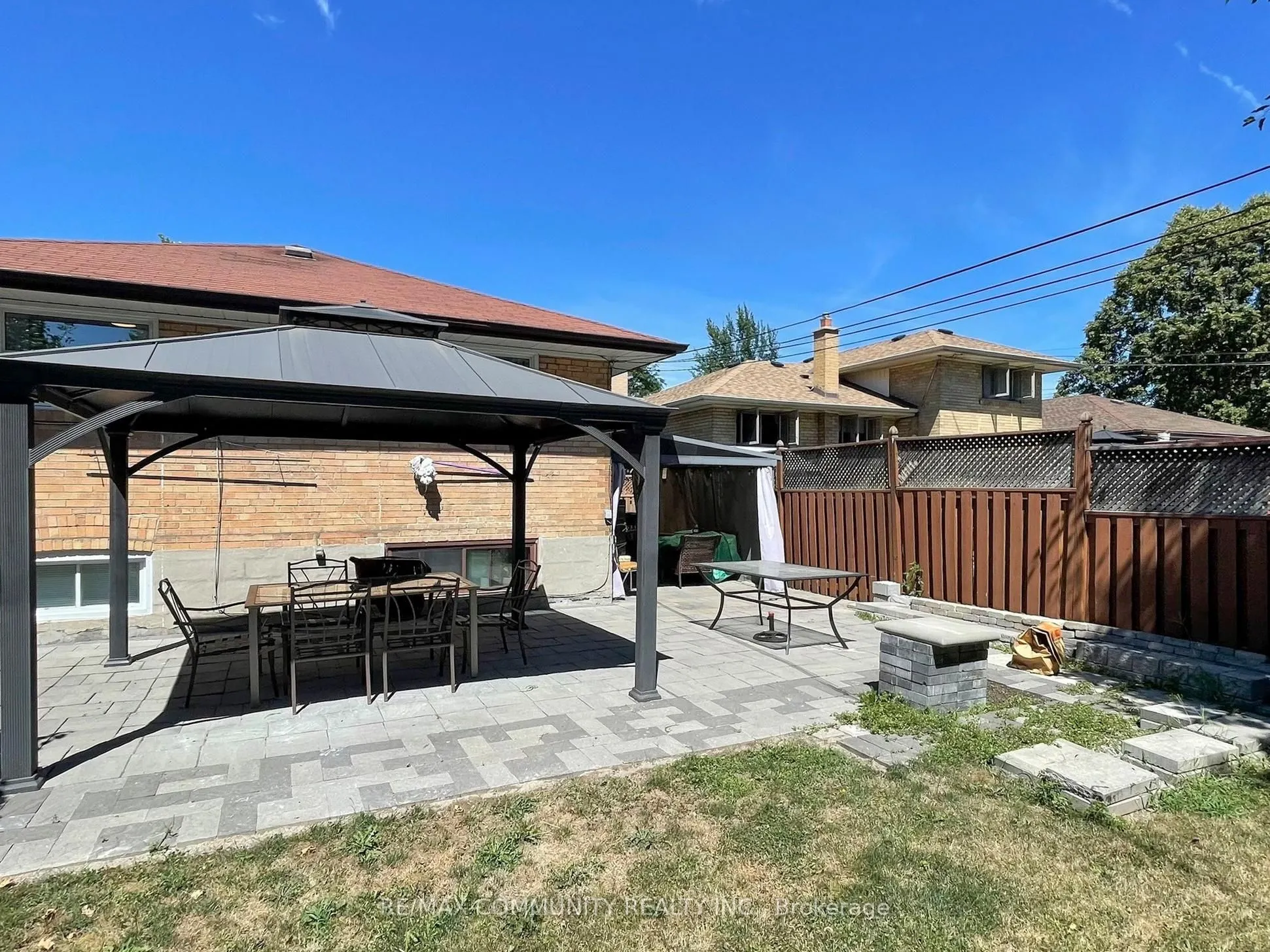 119 Rochman Boulevard