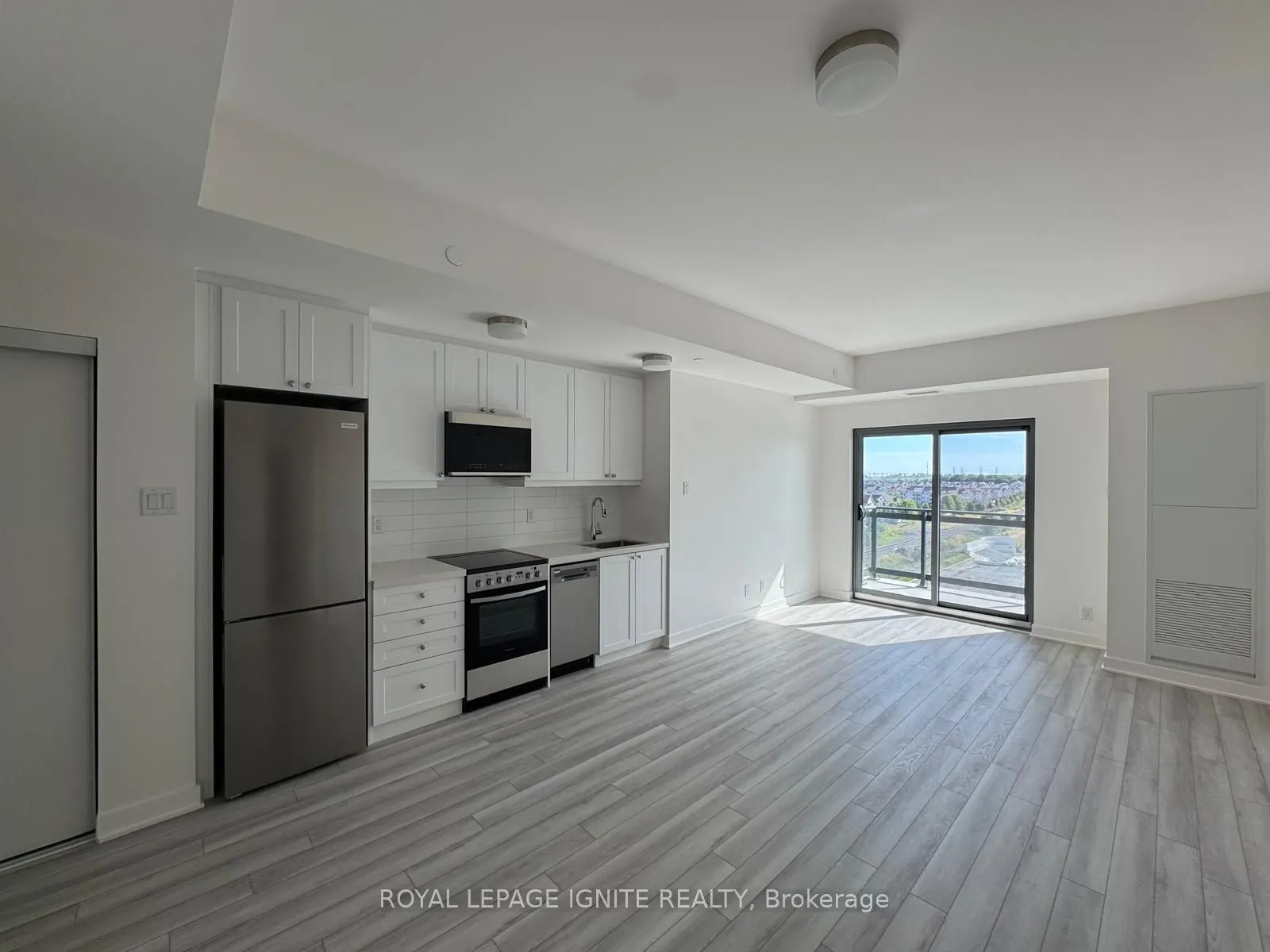 55 Clarington Boulevard, #801