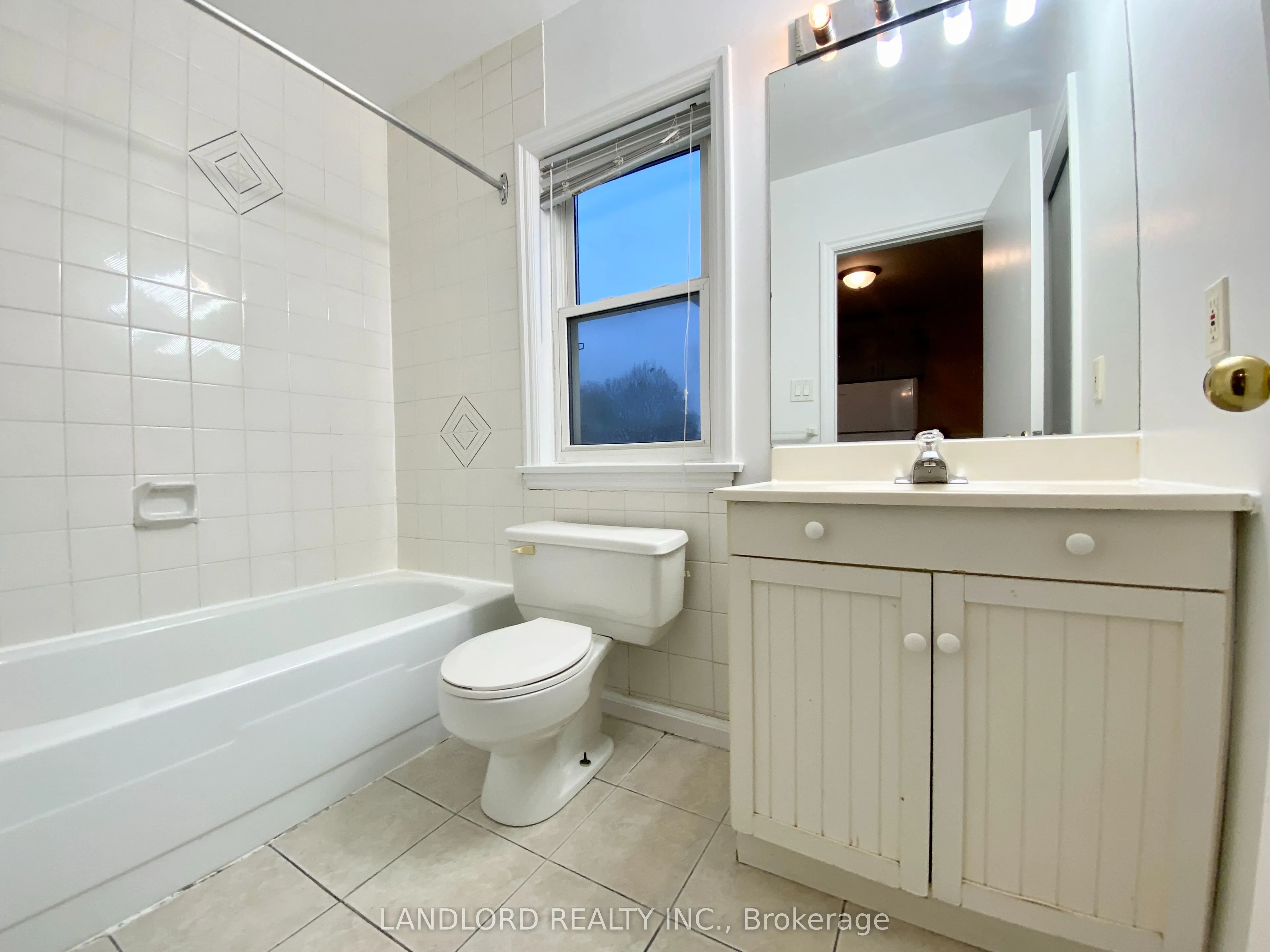 2A Thyra Avenue, #201