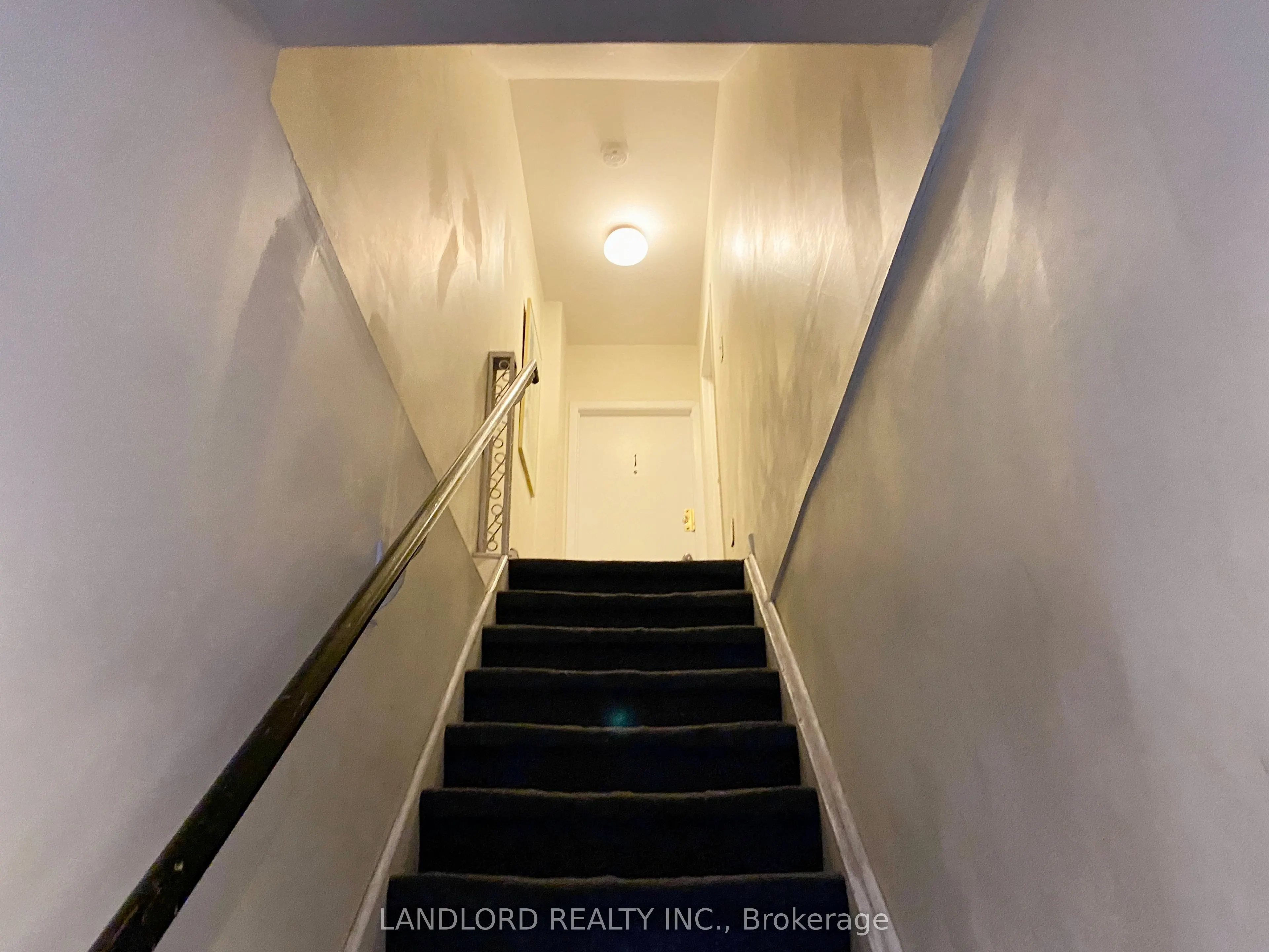 2A Thyra Avenue, #201
