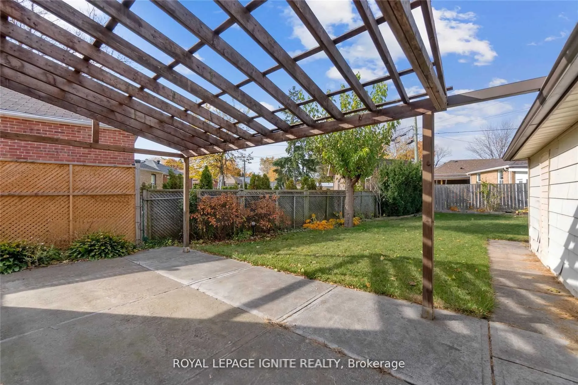 35 Archwood Crescent