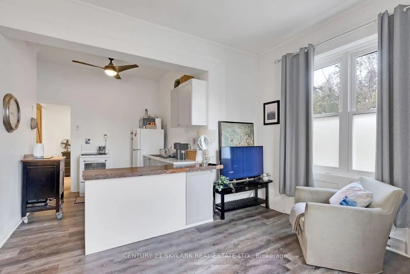 8 Wellington Street, #2