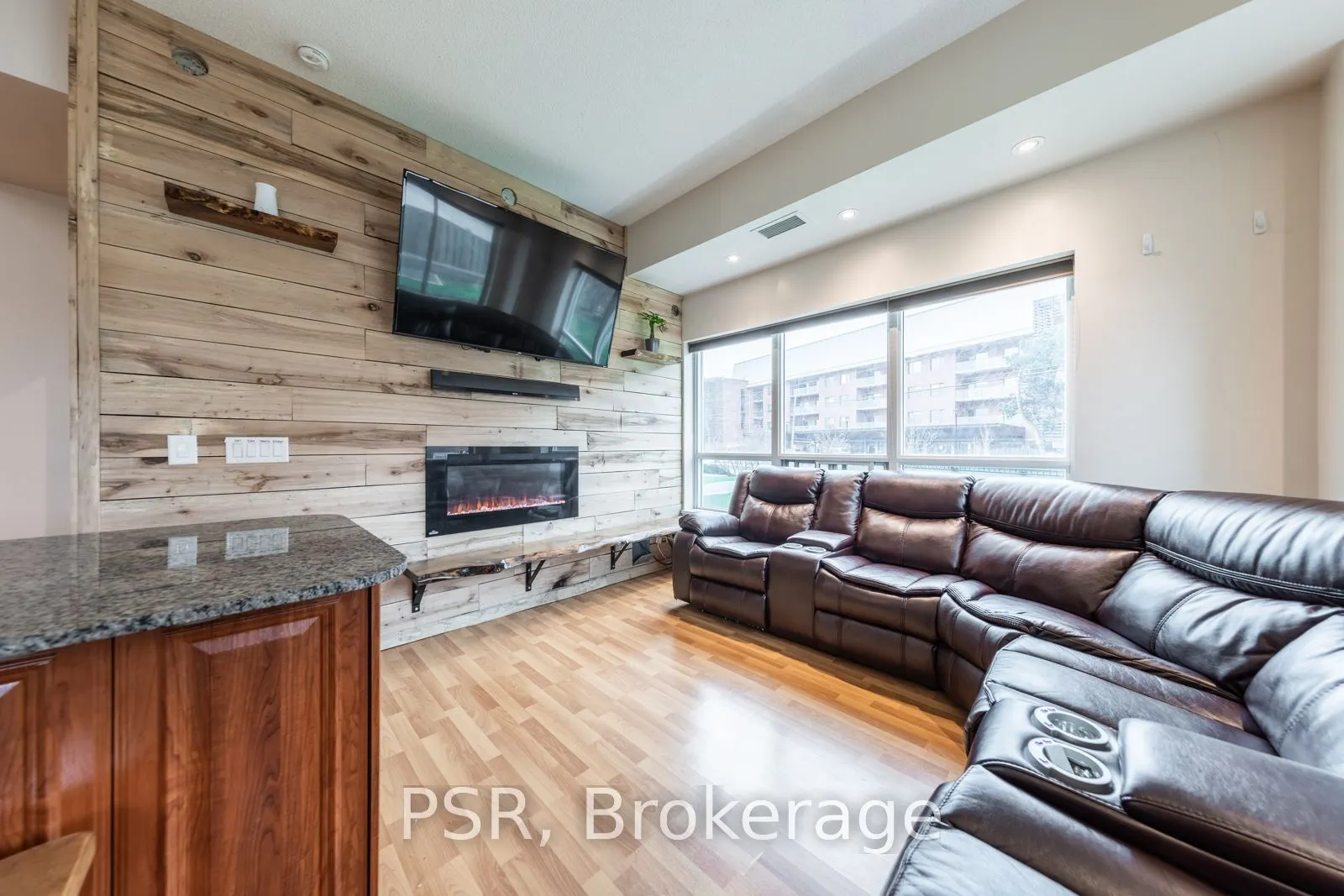 60 Fairfax Crescent, #109