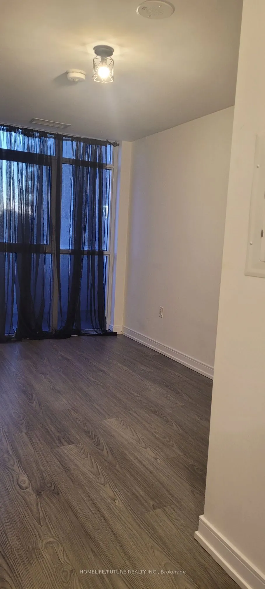 225 Village Green Square, #207