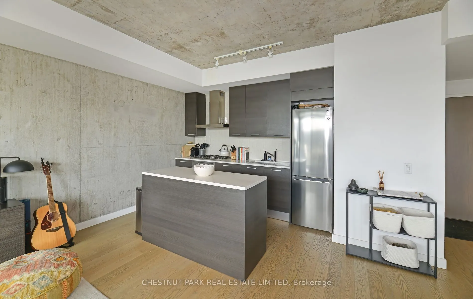 90 Broadview Avenue, #806