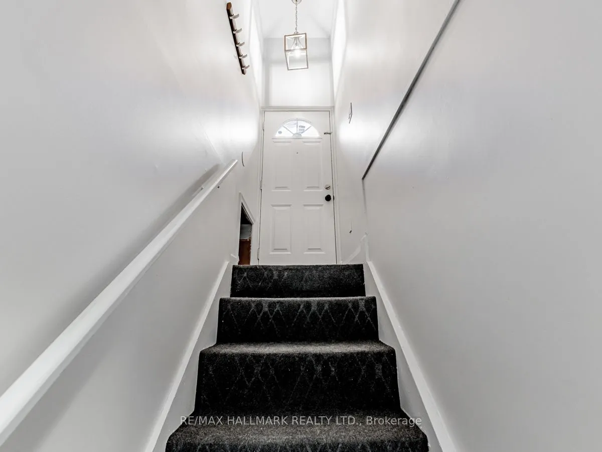 129 Lupin Drive, #Lower