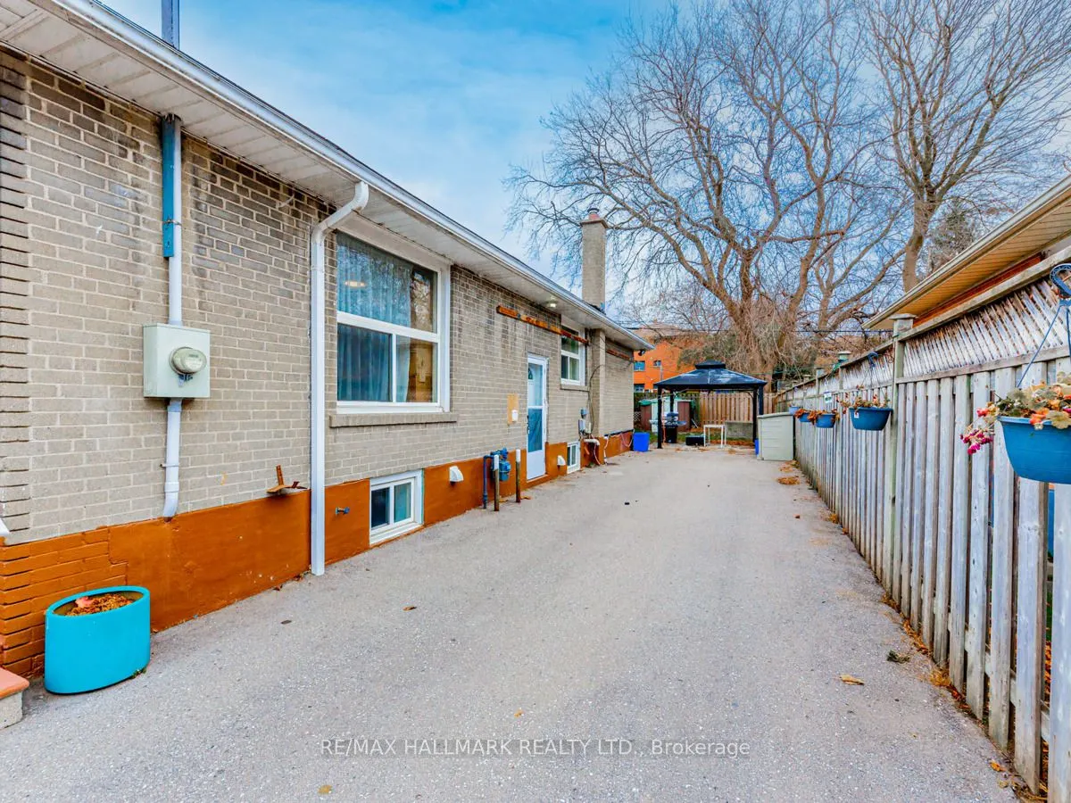 129 Lupin Drive, #Lower