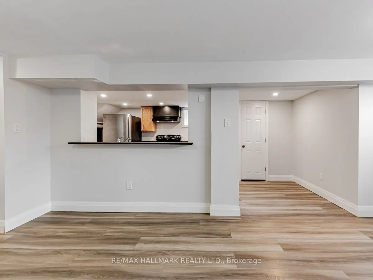 129 Lupin Drive, #Lower