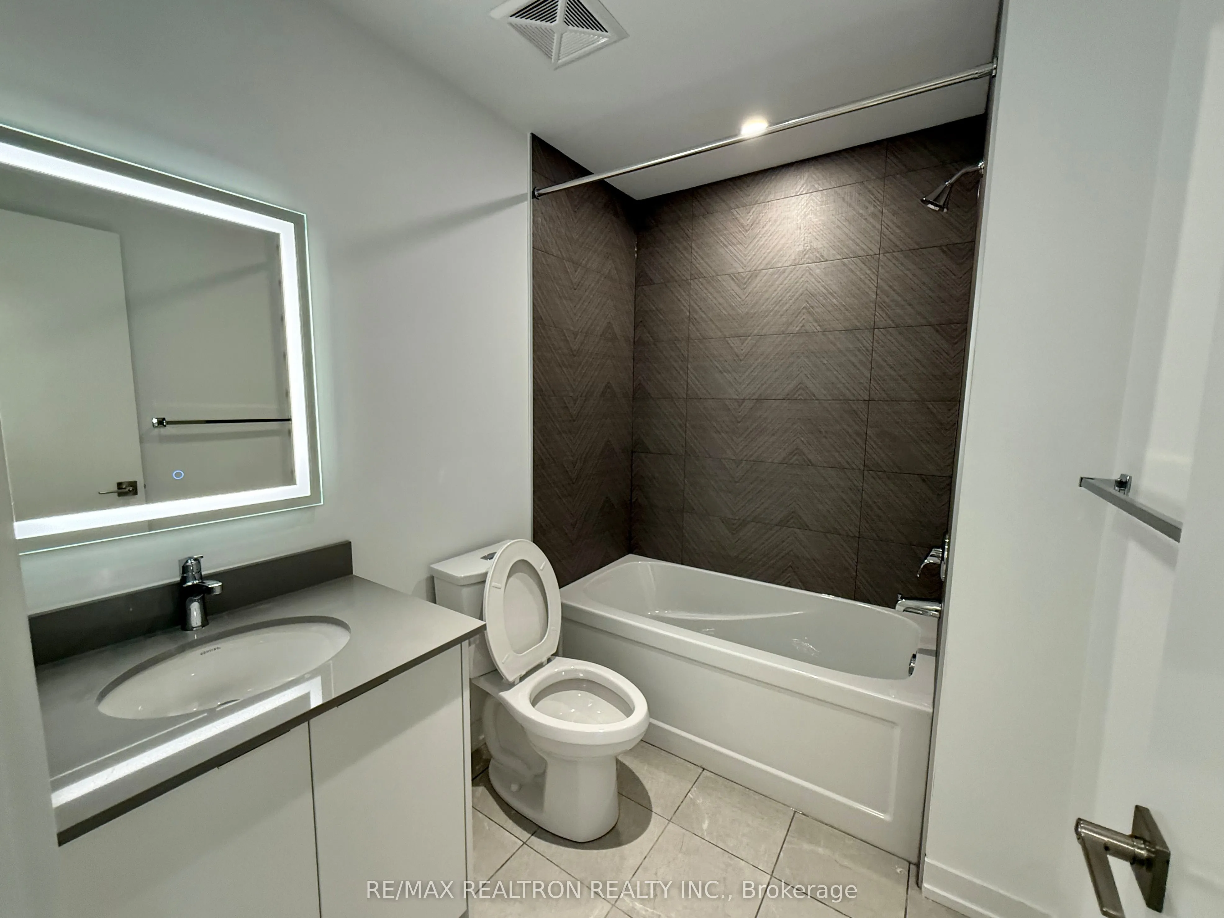3069 Pharmacy Avenue, #2