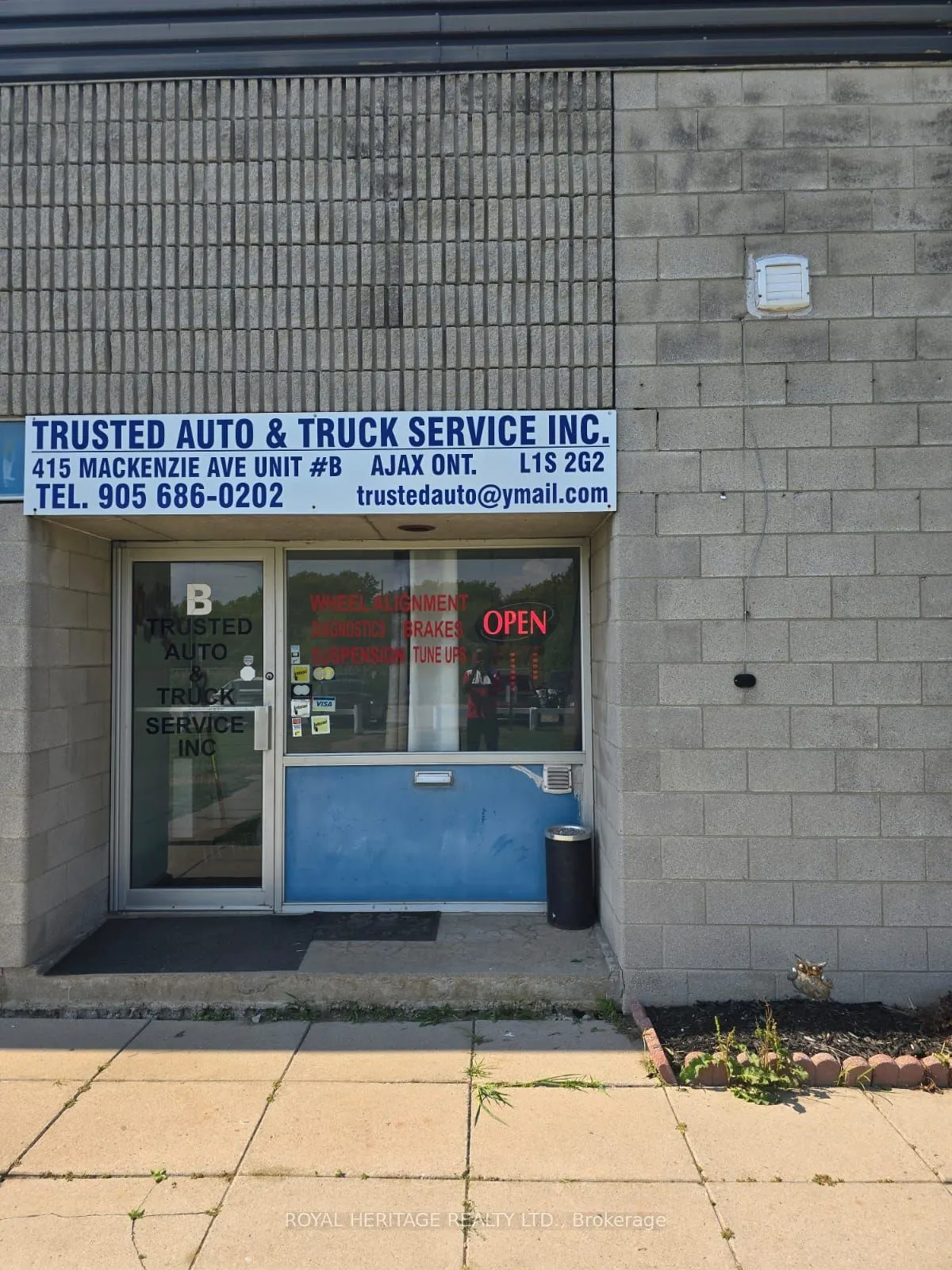 415 Mackenzie Avenue