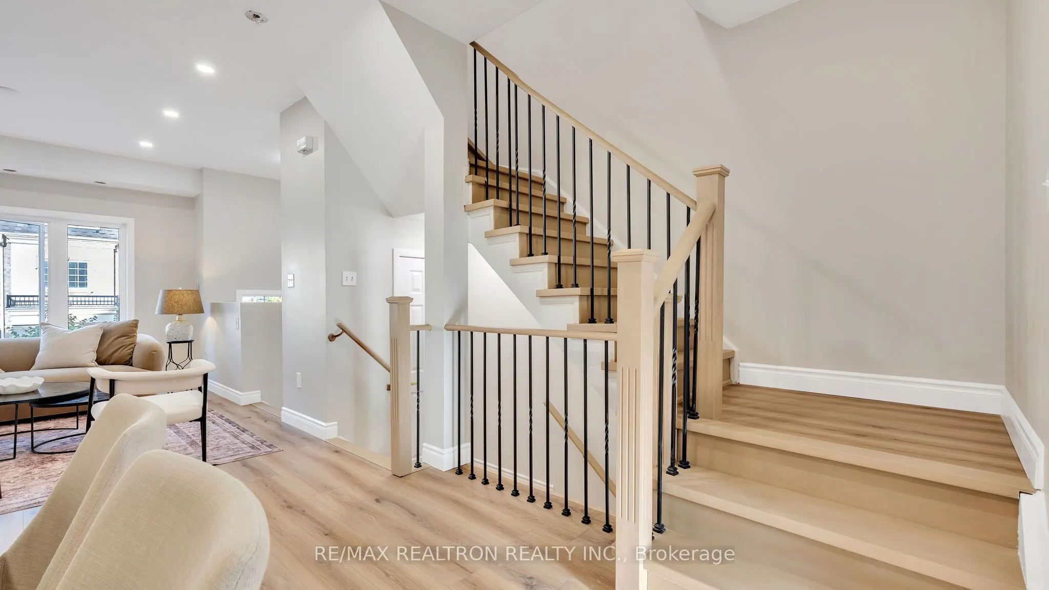 1250 St Martins Drive, #8