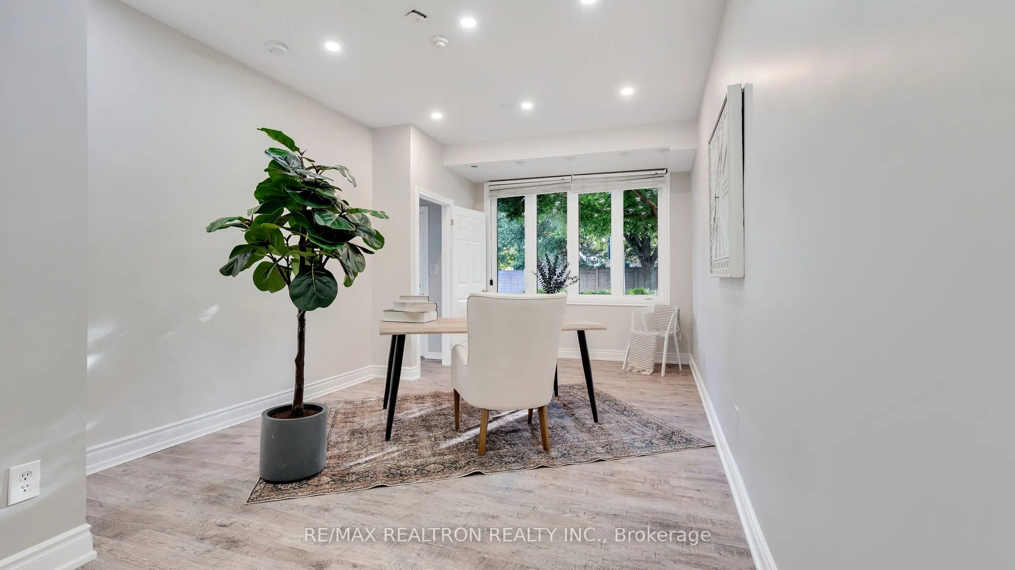 1250 St Martins Drive, #8
